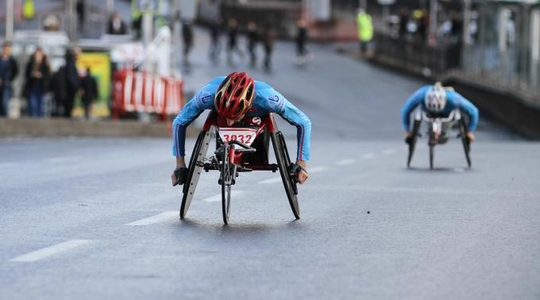weelchair marathon racers