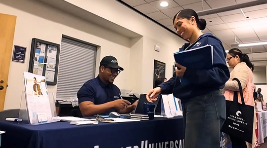 Video thumbnail: Job Fair Connects Angelenos to Job Opportunities