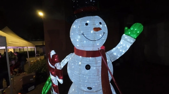 Video thumbnail: First Annual Holiday Celebration Brings North Hollywood Community Together