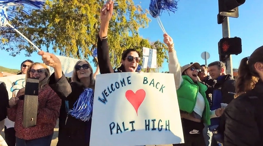 Video thumbnail: Palisades Charter High School Welcomes Students Back