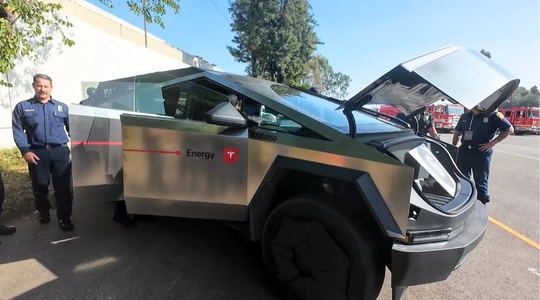 Video thumbnail: LA Fire Department Seminar on New Hazards of EV Fires