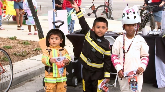 Video thumbnail: Halloween Bike Ride along LA's Broadway