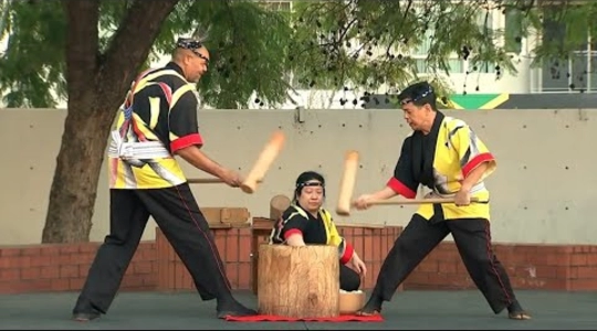 Video thumbnail: Celebrating Oshogatsu at the Japanese American National Museum
