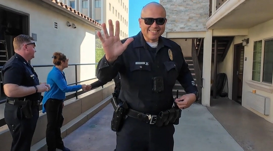 Video thumbnail: Grocery Distribution and “Coffee with a Cop” Held in Pico Union